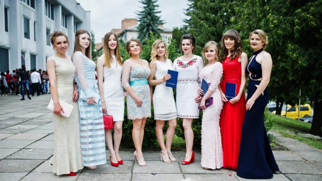 9 Best Places to Sell Prom Dresses In 2024