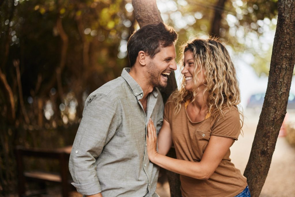 How to Retire Early! 28 Tips from Experts Who Took the Leap!