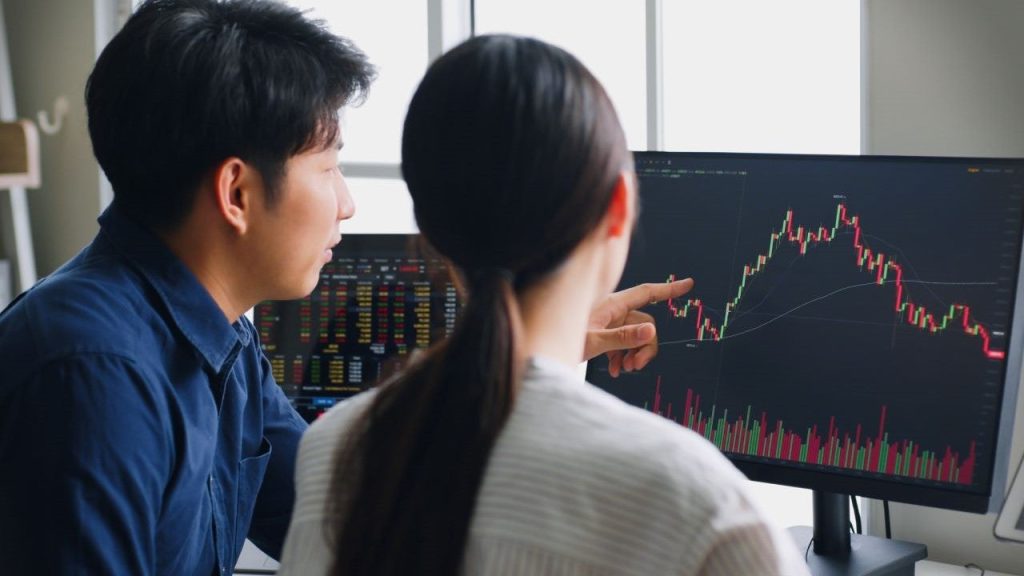 Pump-and-dump scheme: What it is and how to avoid one