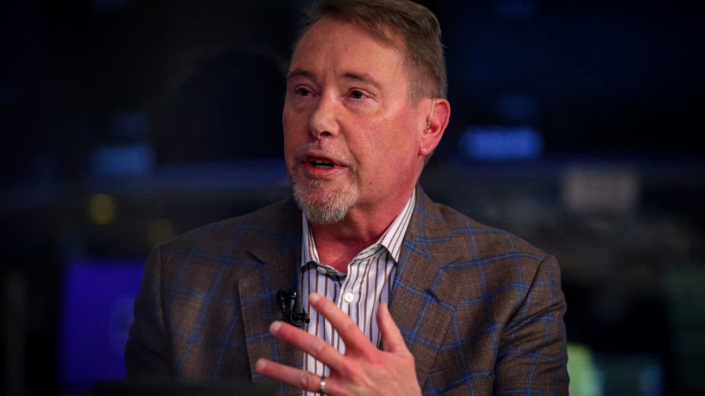 DoubleLine’s Gundlach cuts gold exposure to 10% after ‘nosebleed’ rally DoubleLine’s Gundlach cuts gold exposure to 10% after ‘nosebleed’ rally