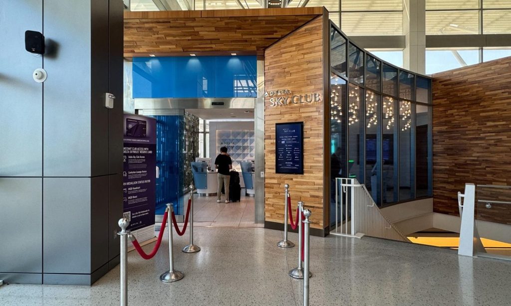 Austin Delta Sky Club Review: Small, But Good Food Austin Delta Sky Club Review: Small, But Good Food