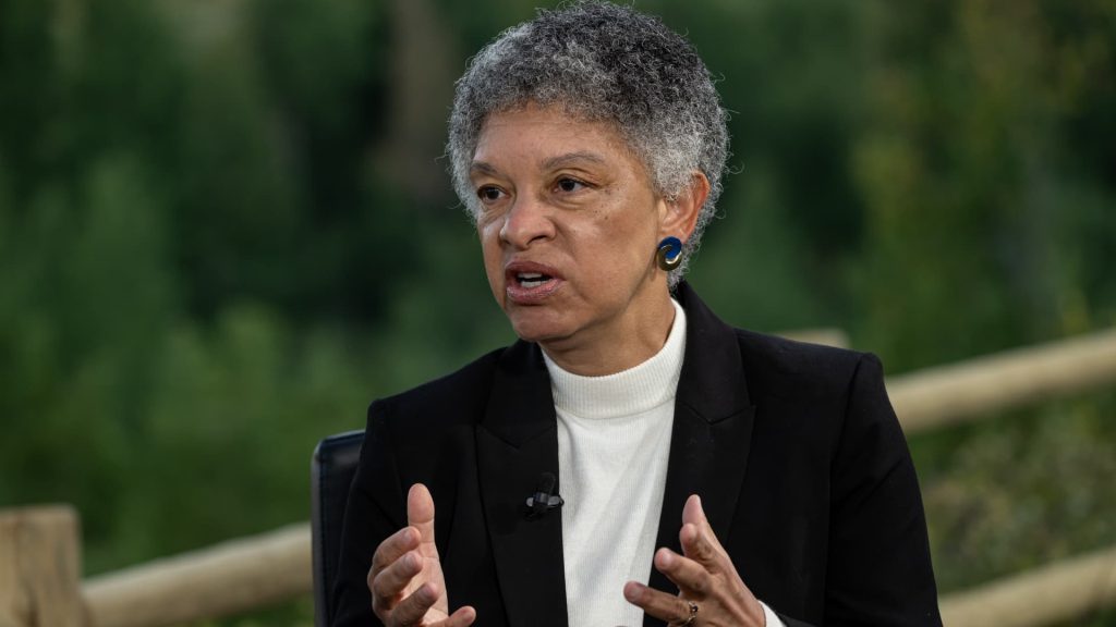 Boston Fed President Collins advocates holding rates steady, sees ‘high bar’ for further cuts