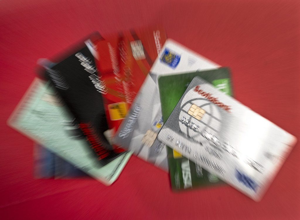 More Canadians missing non-mortgage debt payments: Equifax More Canadians missing non-mortgage debt payments: Equifax