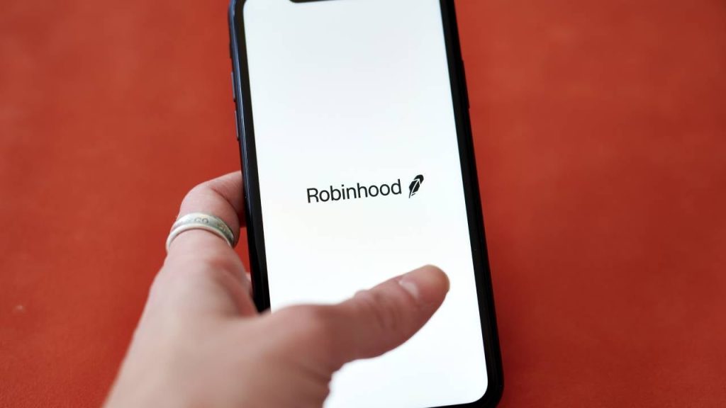 Robinhood launched a new robo-advisor. Here’s how it stacks up against the competition Robinhood launched a new robo-advisor. Here’s how it stacks up against the competition