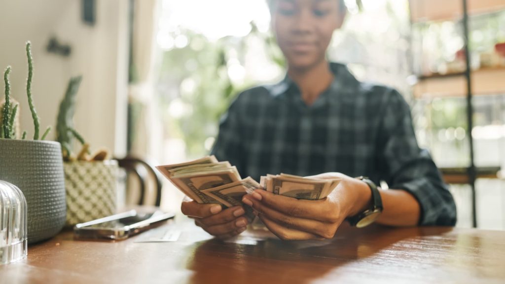 More low- and middle-income Americans are investing: report