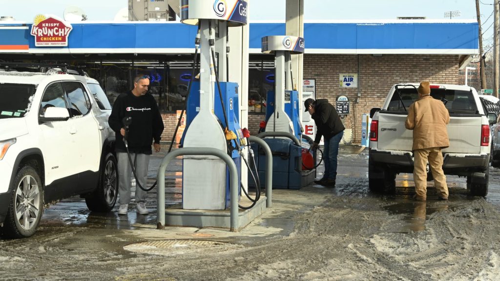 How the U.S.-Iran war could impact gas prices at the pump