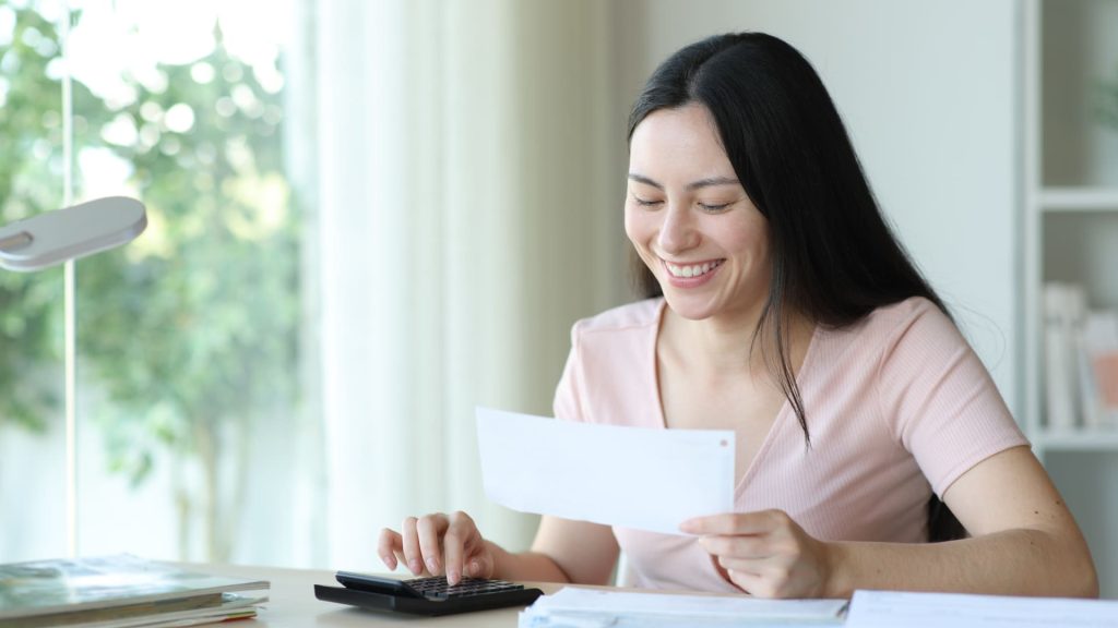 Average IRS tax refund is up 10.9%, latest filing data shows Average IRS tax refund is up 10.9%, latest filing data shows